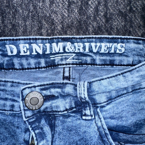 Denim Rivets Distressed Blue Jeans - Picture 2 of 4